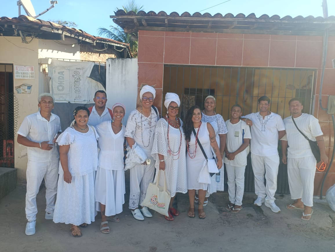 Caravana Contra os Racismos Religiosos em atividade no Terreiro das Salinas